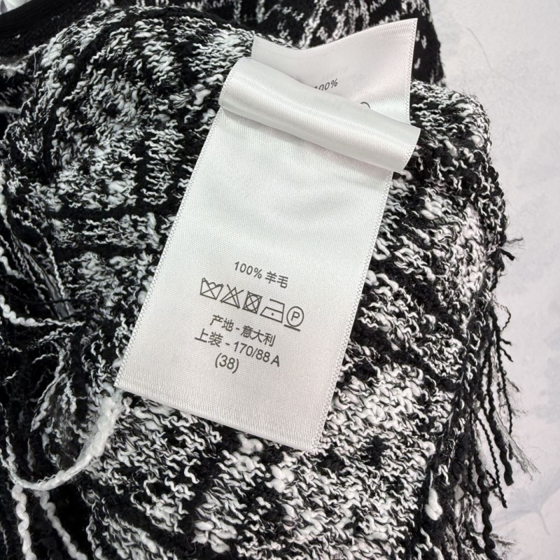 chr1st1an D10r outwear